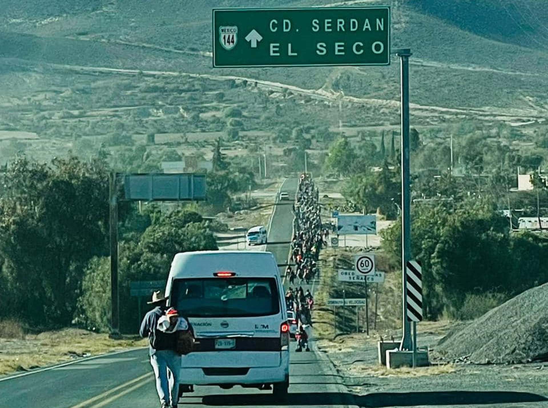 Acusan a personal de Migración de dispersar Caravana migrante en Palmar de Bravo