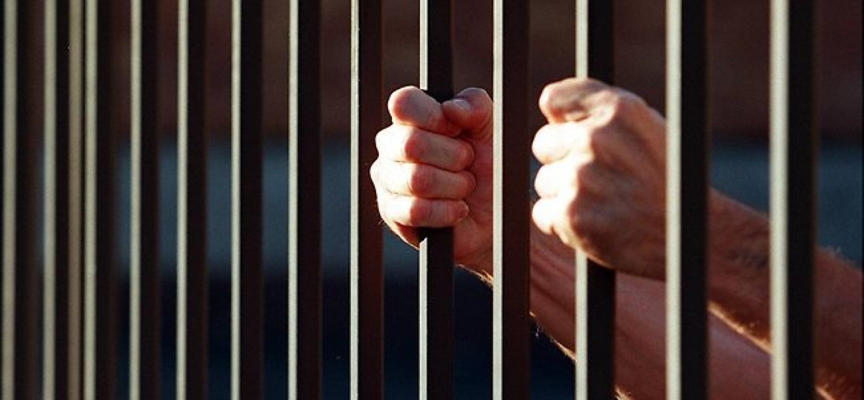 Le dan prisión preventiva por robo en Huauchinango