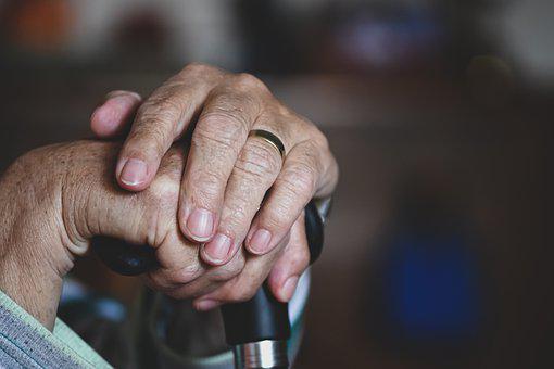 VIDEO El tiempo lo sana todo: el consuelo de una abuela antes de morir