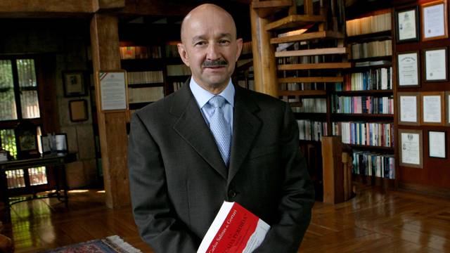 Como Salinas, AMLO quiebra su sucesor