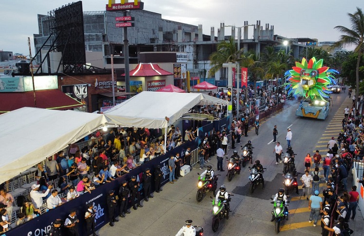 Hallan muerto a turista poblano en el Carnaval de Veracruz