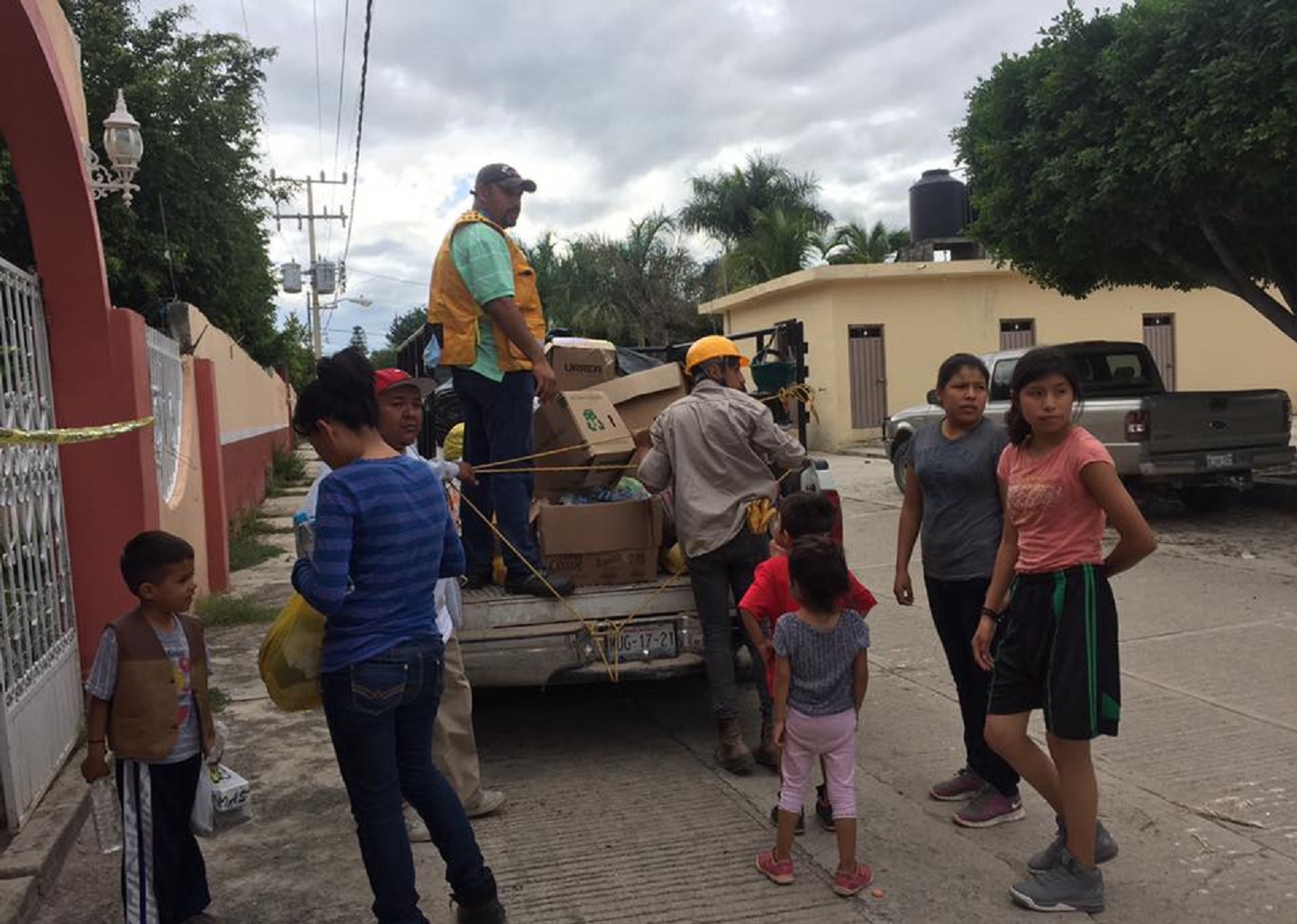 Tehuitzingo y Chila siguen sin recibir ayuda oficial tras sismo