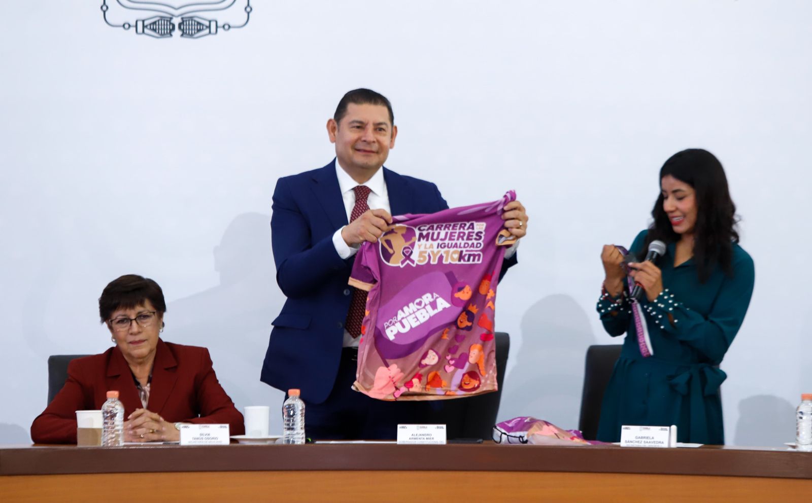 Armenta presenta Carrera por las Mujeres y la Igualdad
