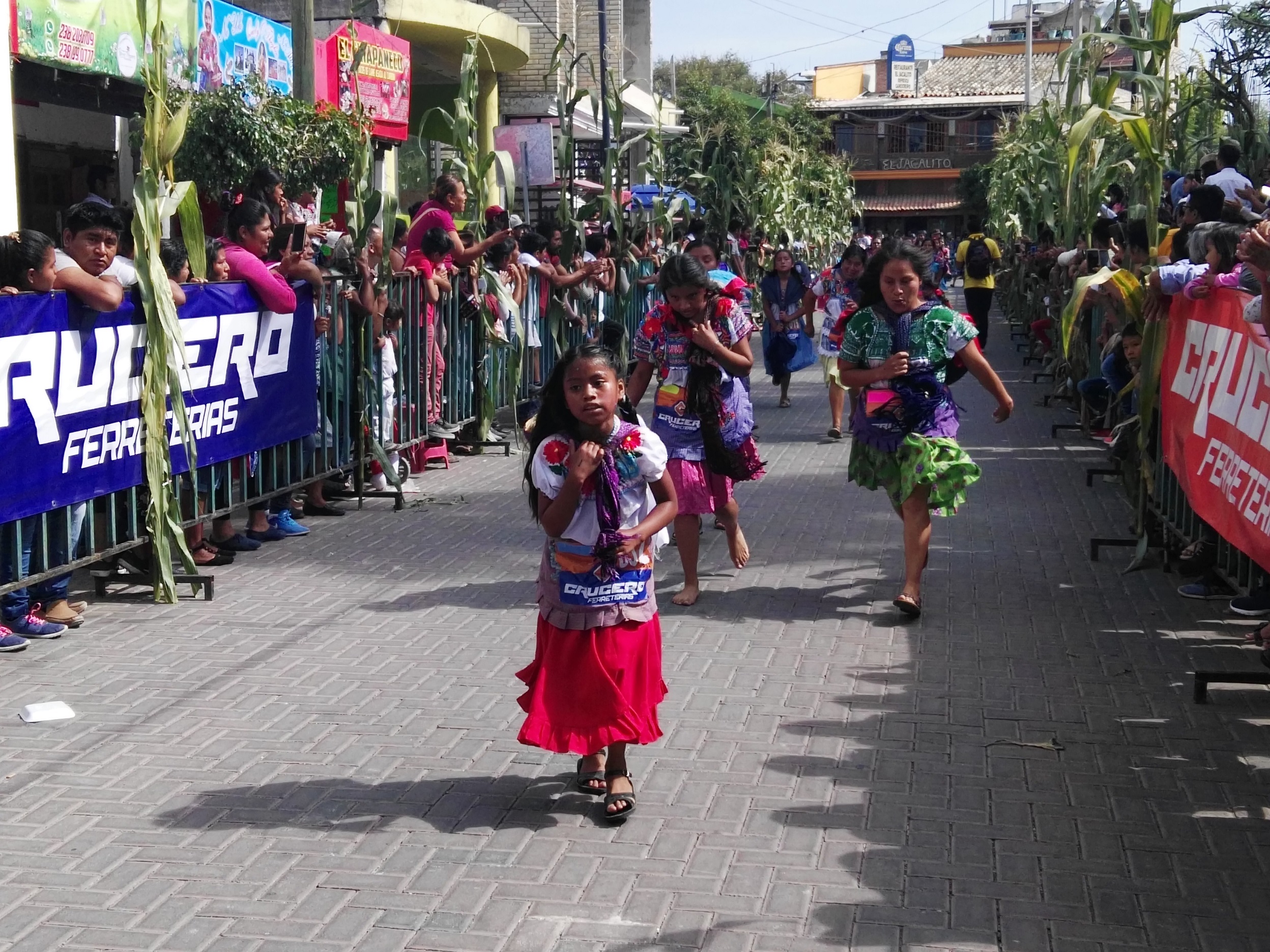 Amagan con cancelar Carrera de la Tortilla en Coapan