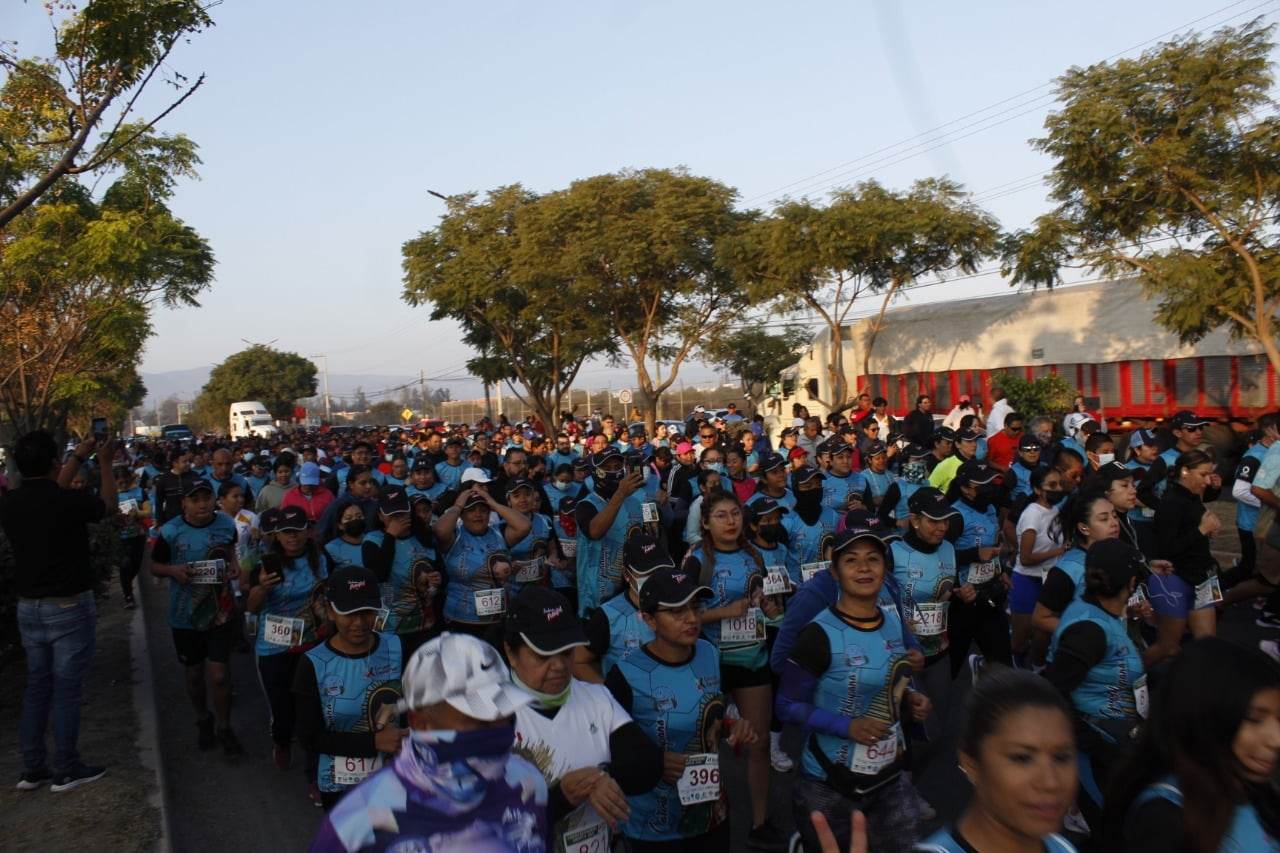 Alrededor de 3 mil atletas participaron en la Carrera Guadalupana en Tehuacán 