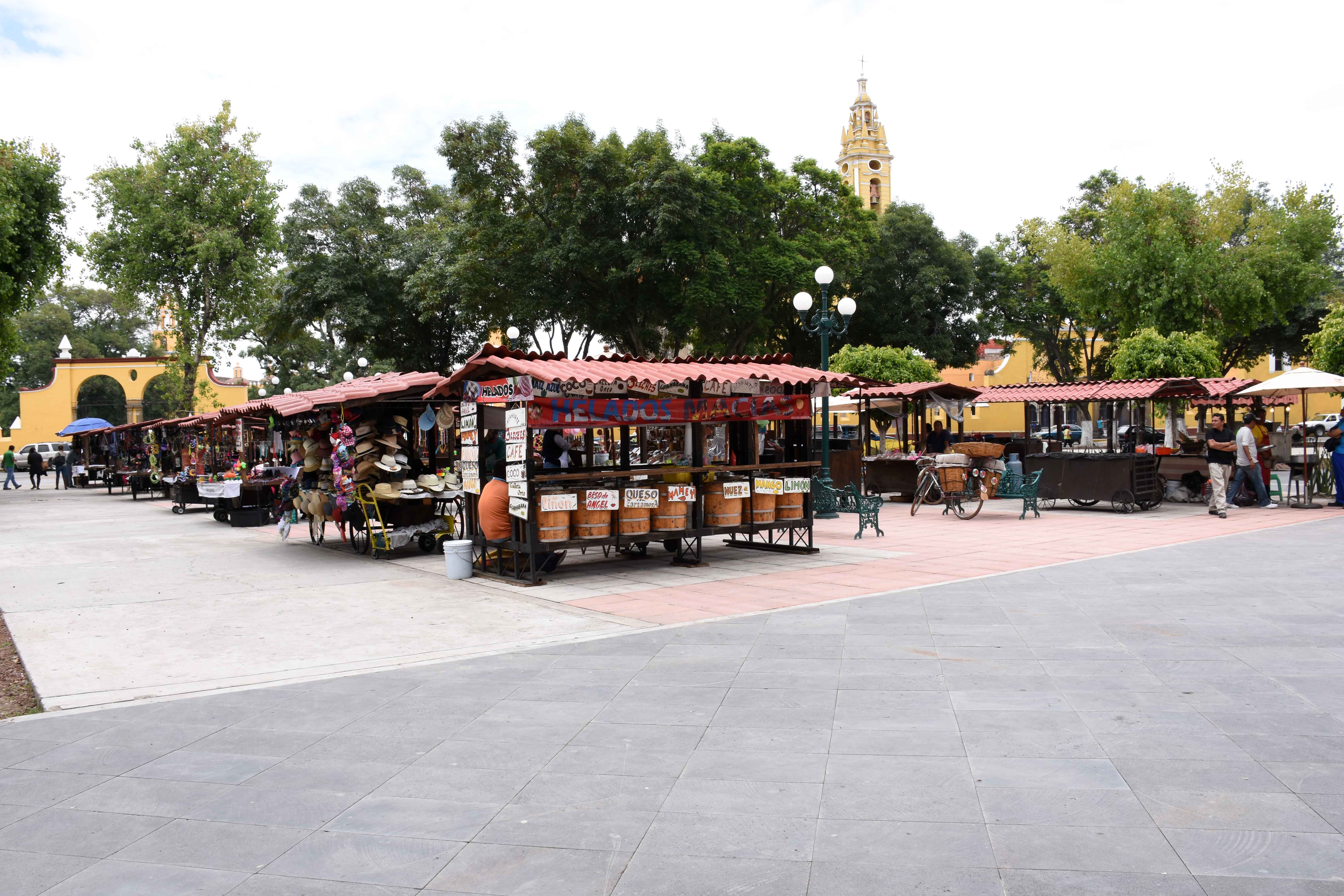 Por Buen Fin reubican a seis carretas del zócalo en San Pedro Cholula