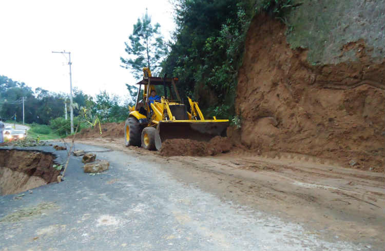 Abren circulación en la carretera Zacapoaxtla - Tlatlauquitepec