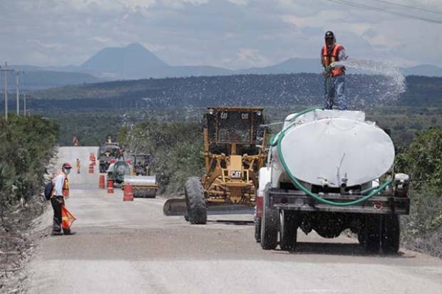 Gobierno rehabilitará carreteras en la Sierra Norte, Negra y la Mixteca