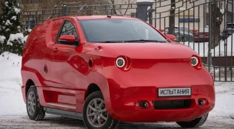 Ruso, el coche más feo del mundo… Mexicana, la peor candidata del planeta