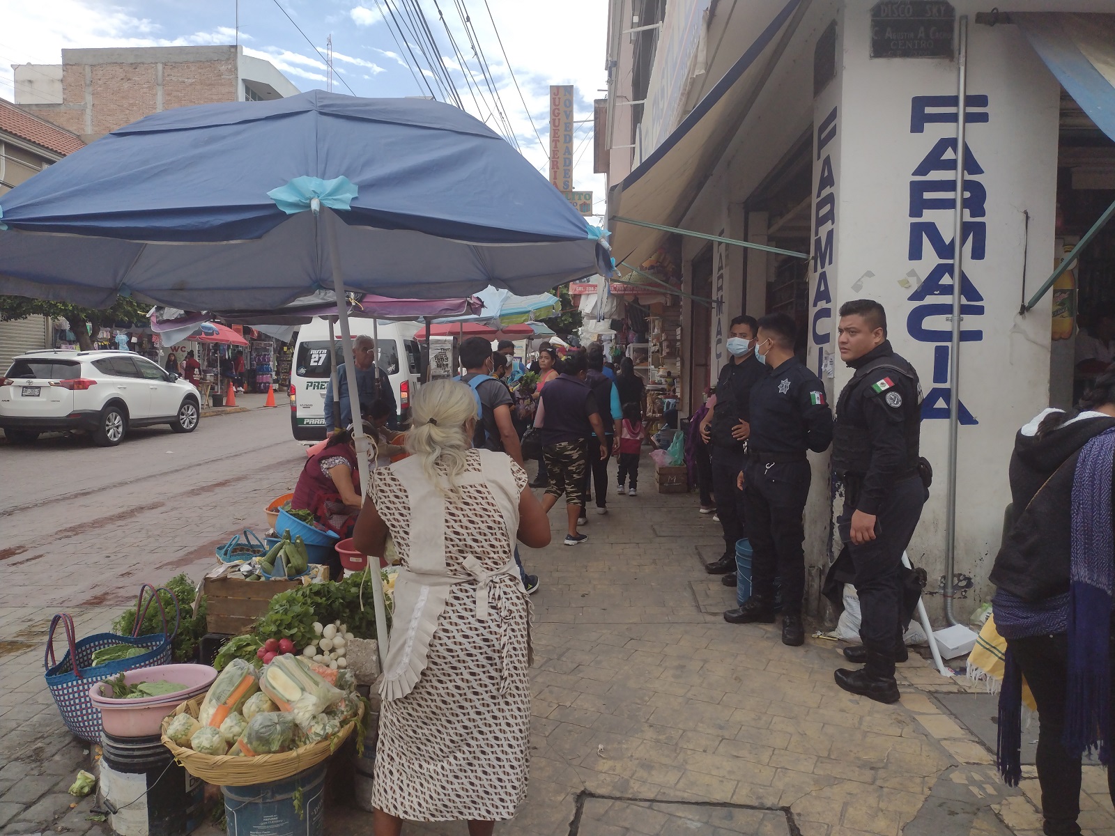Carteristas golpean y amenazan en el mercado 16 de Marzo en Tehuacán