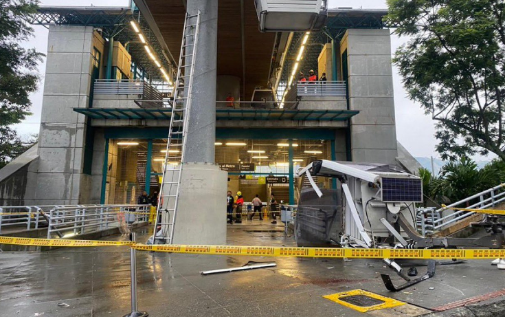 Se desploma cabina del Metrocable en Colombia; reportan un muerto
