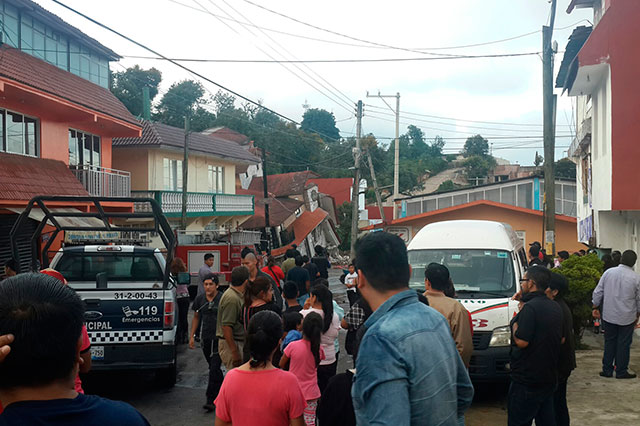 Propietarios impiden demolición de casa colapsada en Teziutlán