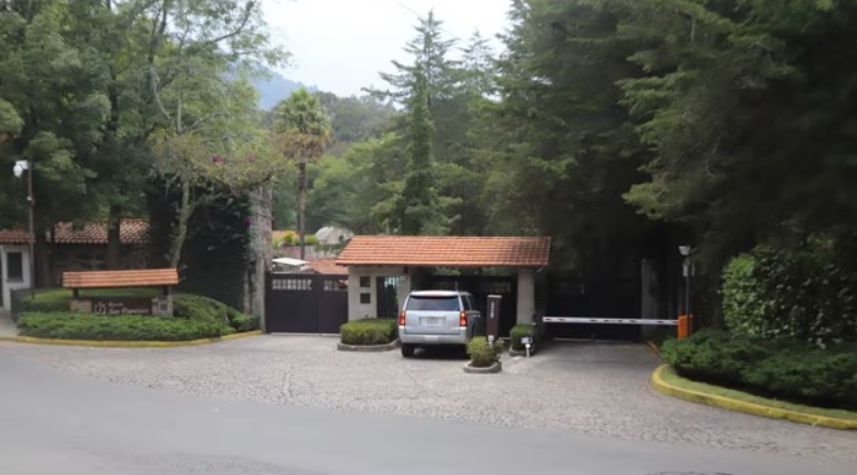 La misteriosa casa de Miguel Bosé