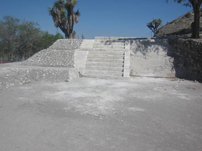 Olvidan zona arqueológica en Tlacotepec de Juárez 