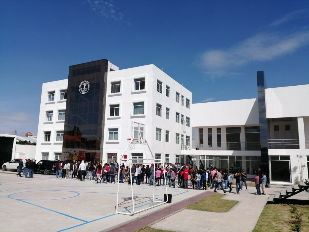 Inaugura Aquiles Córdova nueva Casas del Estudiante en Puebla