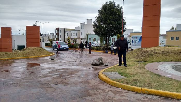 En Huejoztingo vecinos denuncian desmantelamiento de casas