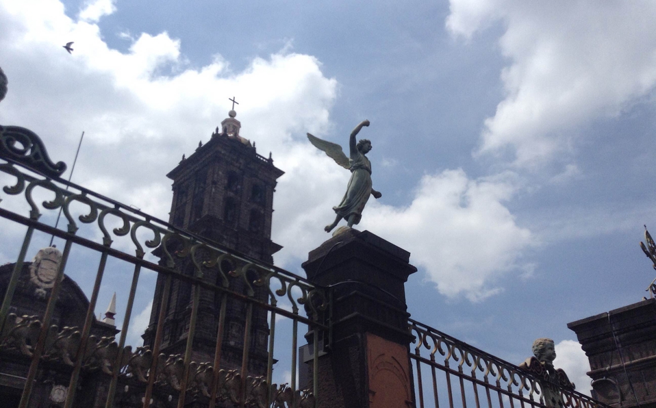 Sismo deja leves daños en Catedral de Puebla, apunta reporte federal