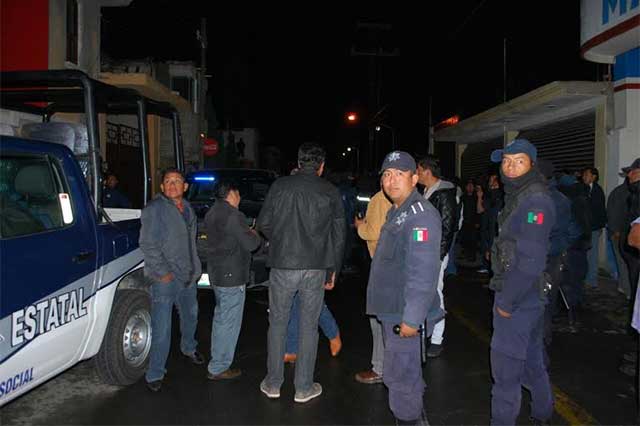 Policías intentan catear bodega en Serdán tras denuncia anónima