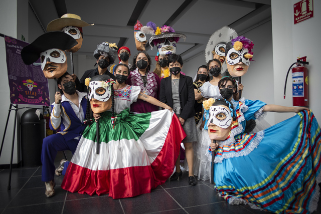 Lilia Cedillo inaugura Festival de Día de Muertos en el Complejo Cultural Universitario