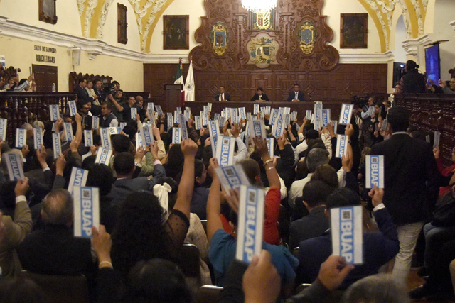 Aprueba Consejo Universitario de la BUAP convocatoria para reelegir a Cedillo o elegir a su sucesor
