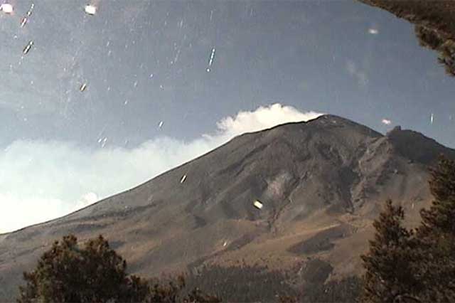 Registra Cenapred 146 exhalaciones y un sismo del volcán Popocatépetl