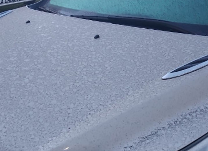 Ceniza del Popocatépetl cubre a Chiautzingo