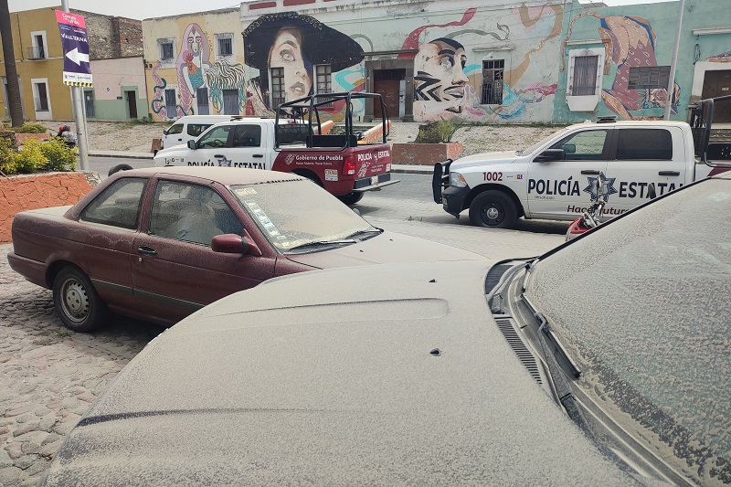 Reportan caída de ceniza en seis municipios de Puebla