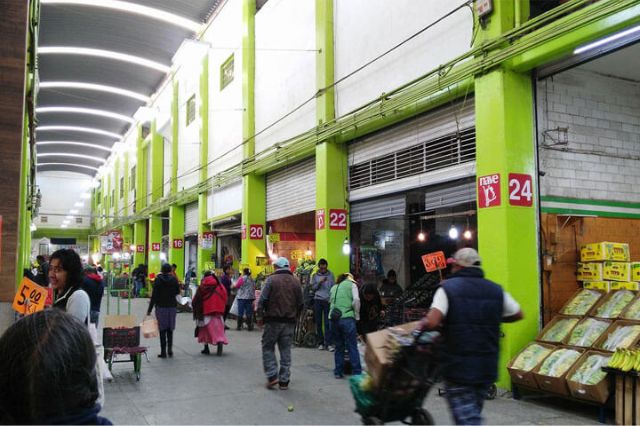 Conflicto en la Central de Abasto: comerciantes de la 28 de Octubre desafían a locatarios