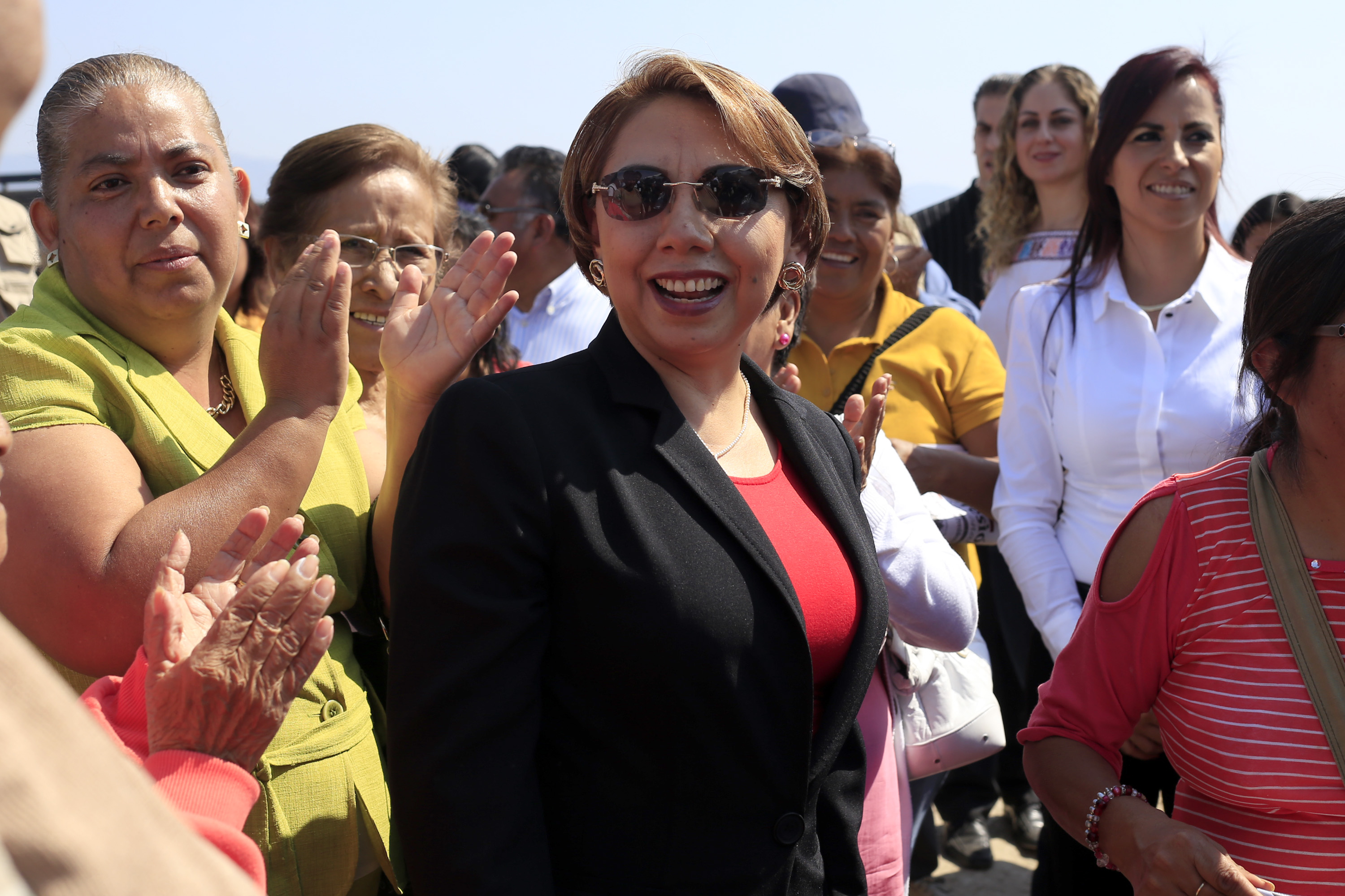Gali ofrece apoyo a Ernestina Fernández para trabajar por Tehuacán