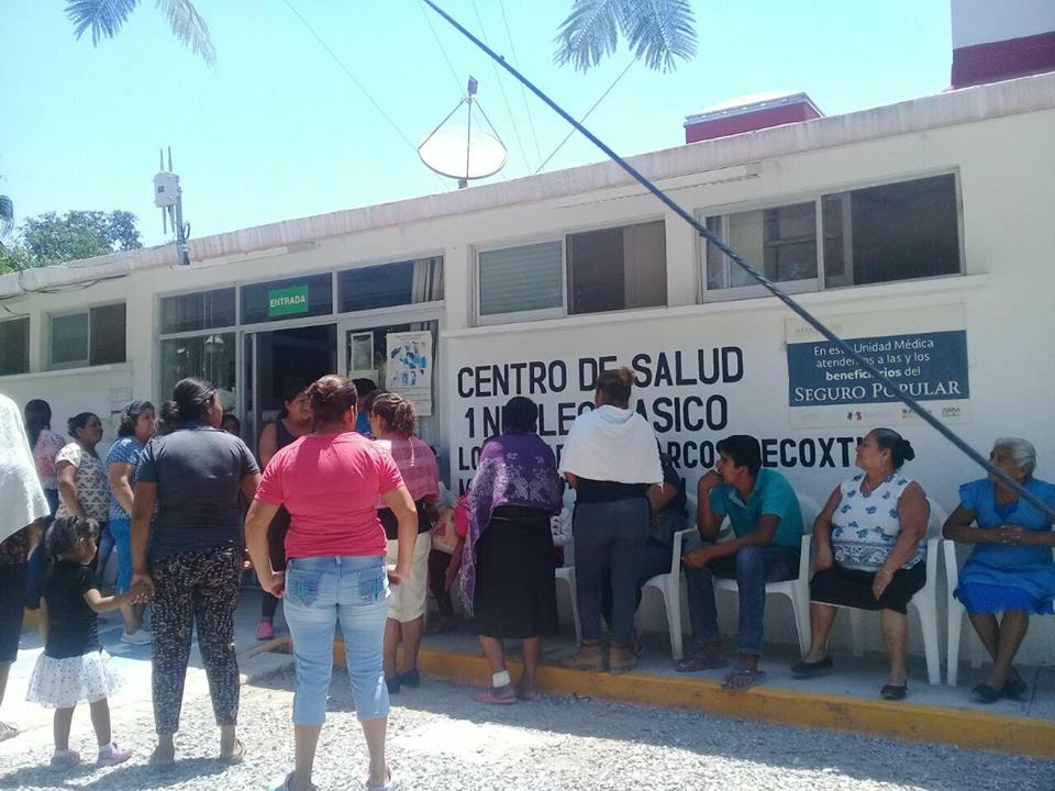 Protestan por falta de médico y mal servicio de salud en Necoxtla