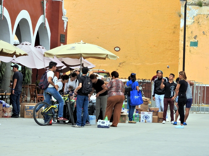 Convierten zócalo de San Pedro en gran centro de acopio