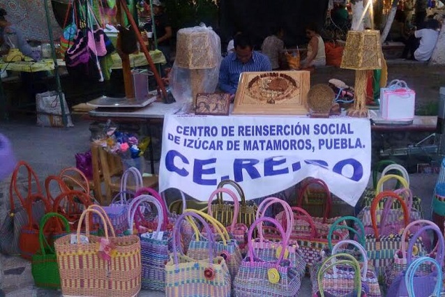  Elaboran y venden artesanías reclusos del Cereso de Izúcar de Matamoros