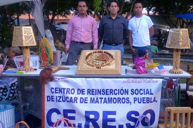  Elaboran y venden artesanías reclusos del Cereso de Izúcar de Matamoros