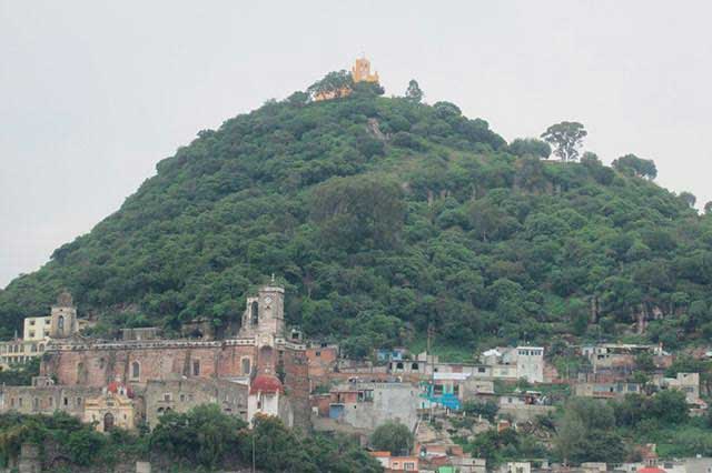 Reportan reblandecimiento de cerro de San Miguel en Atlixco