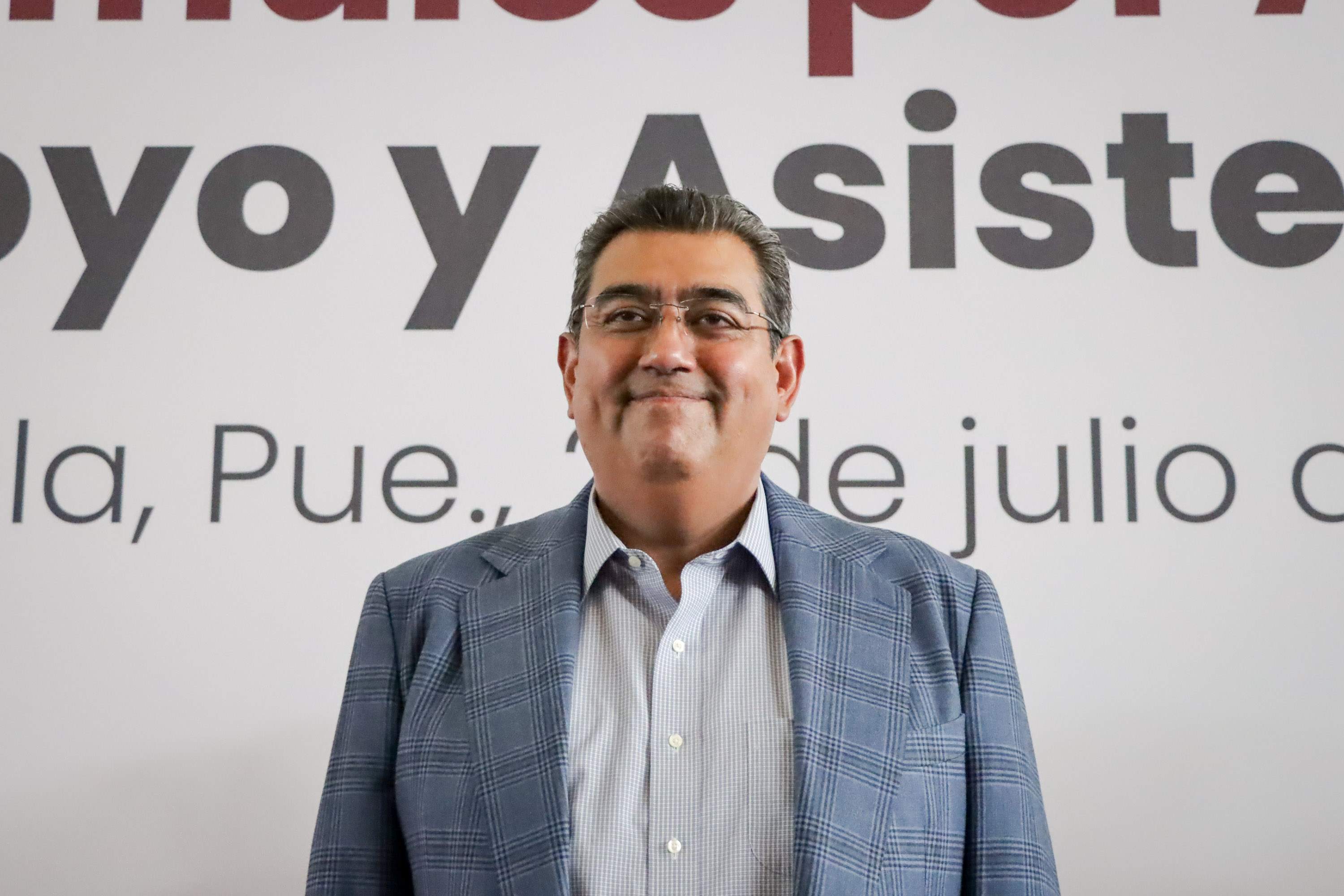 Llama Sergio Salomón a ediles a socializar obra pública en Puebla