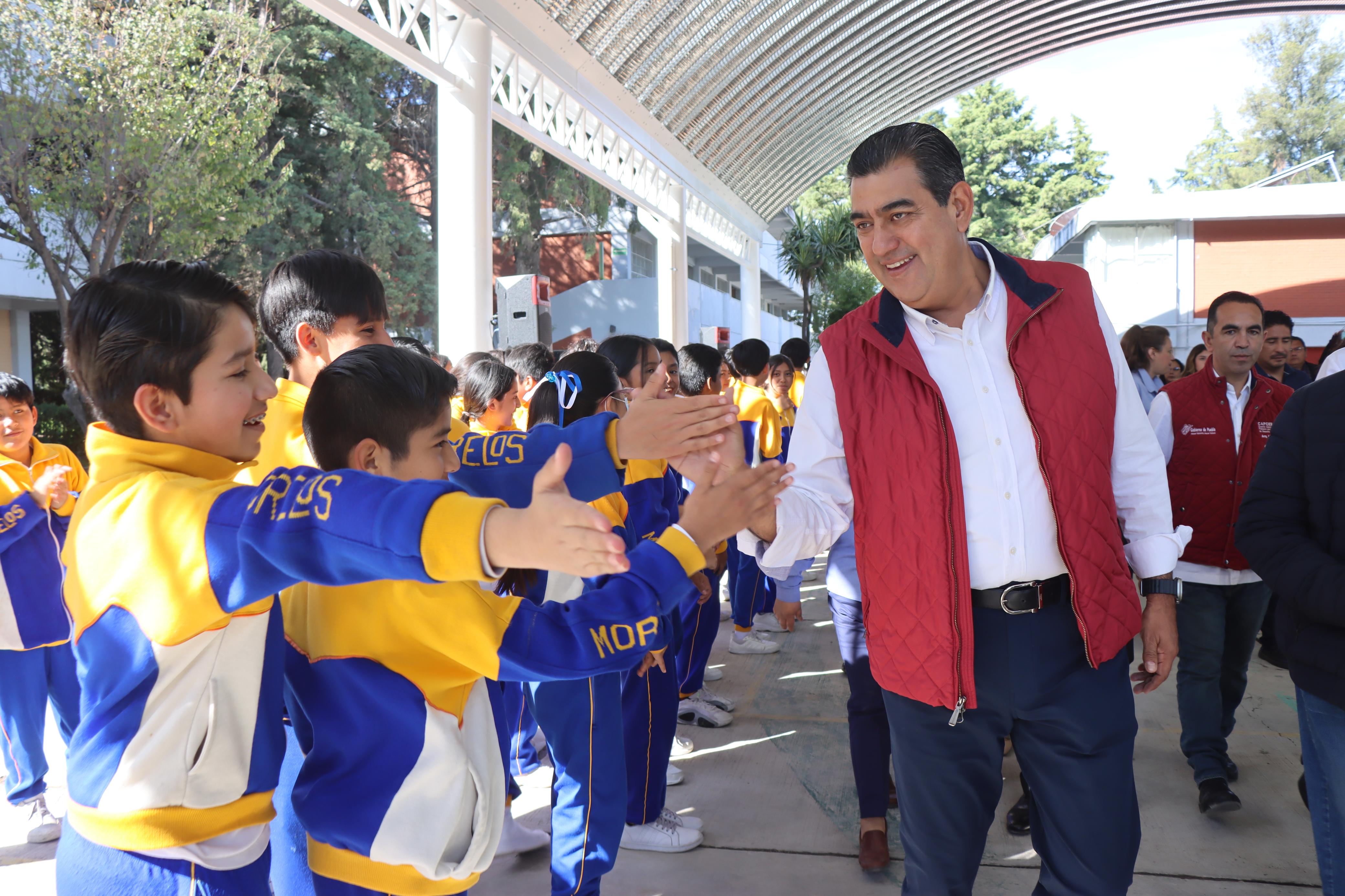 Céspedes inauguró techado en el Centro Escolar Morelos