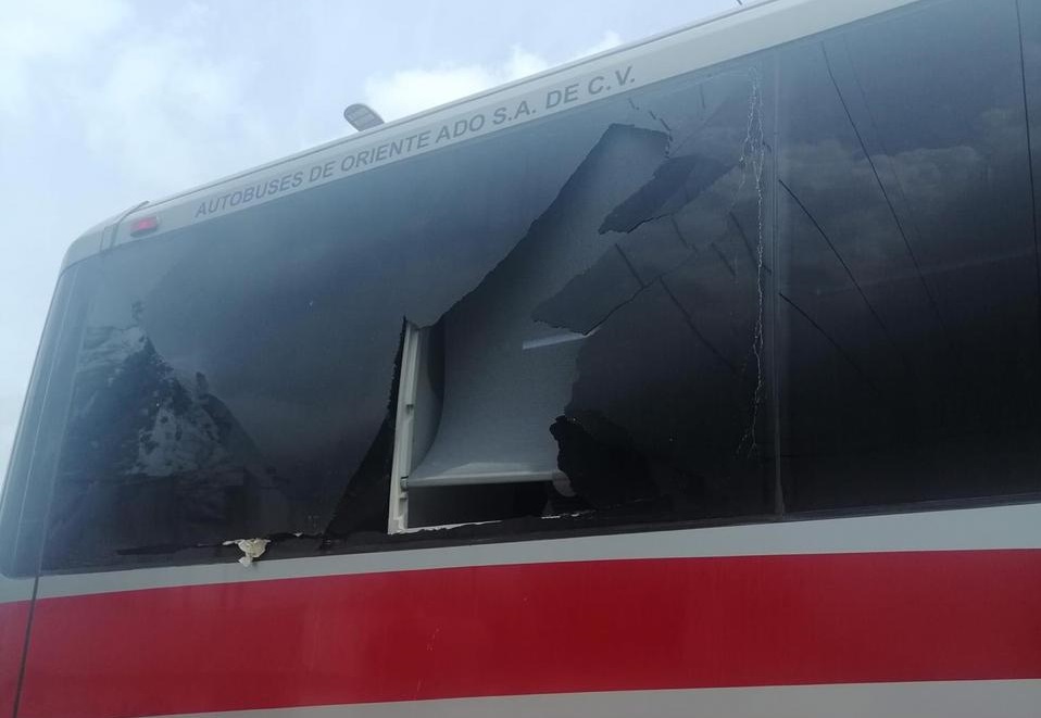 Atacan autobús donde iban trabajadores de AUDI en la Amozoc-Perote