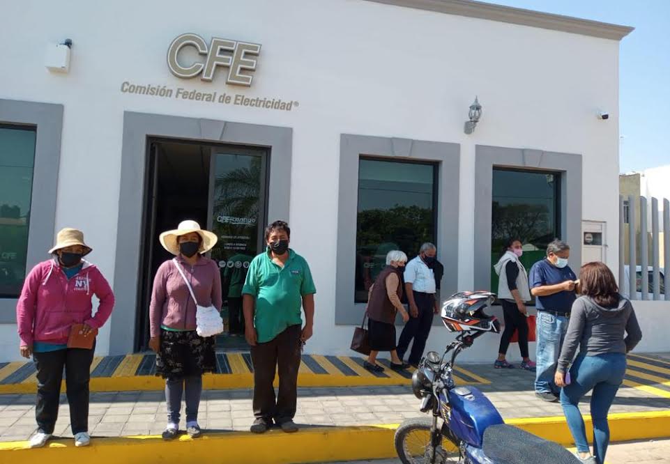 Denuncian cobro excesivo de la CFE en Santa Isabel Cholula