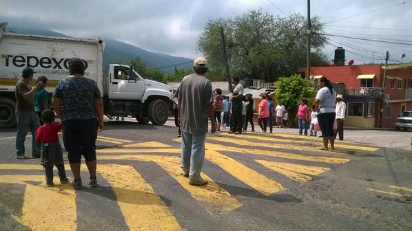 Luego de 9 horas, habitantes de Tepexco abren la Izúcar-Cuautla