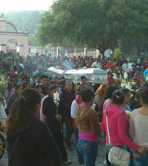 Entierran a cinco poblanos muertos en explosión de complejo en Coatzacoalcos