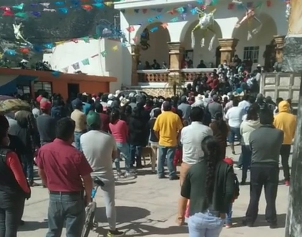 Protestan habitantes de Chapulco en contra del DAP 