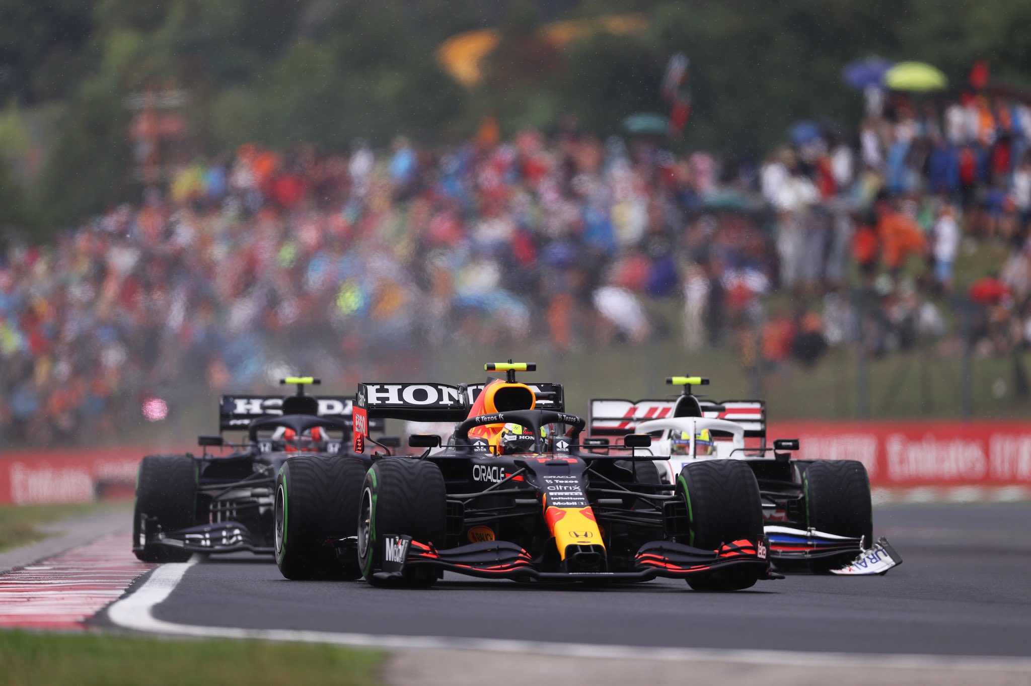 Checo Pérez queda fuera del GP de Hungría