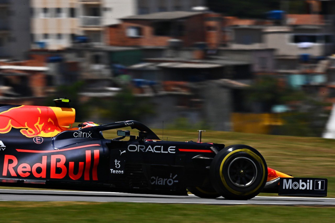 Hamilton gana el GP de Brasil; Checo Pérez llega en cuarto