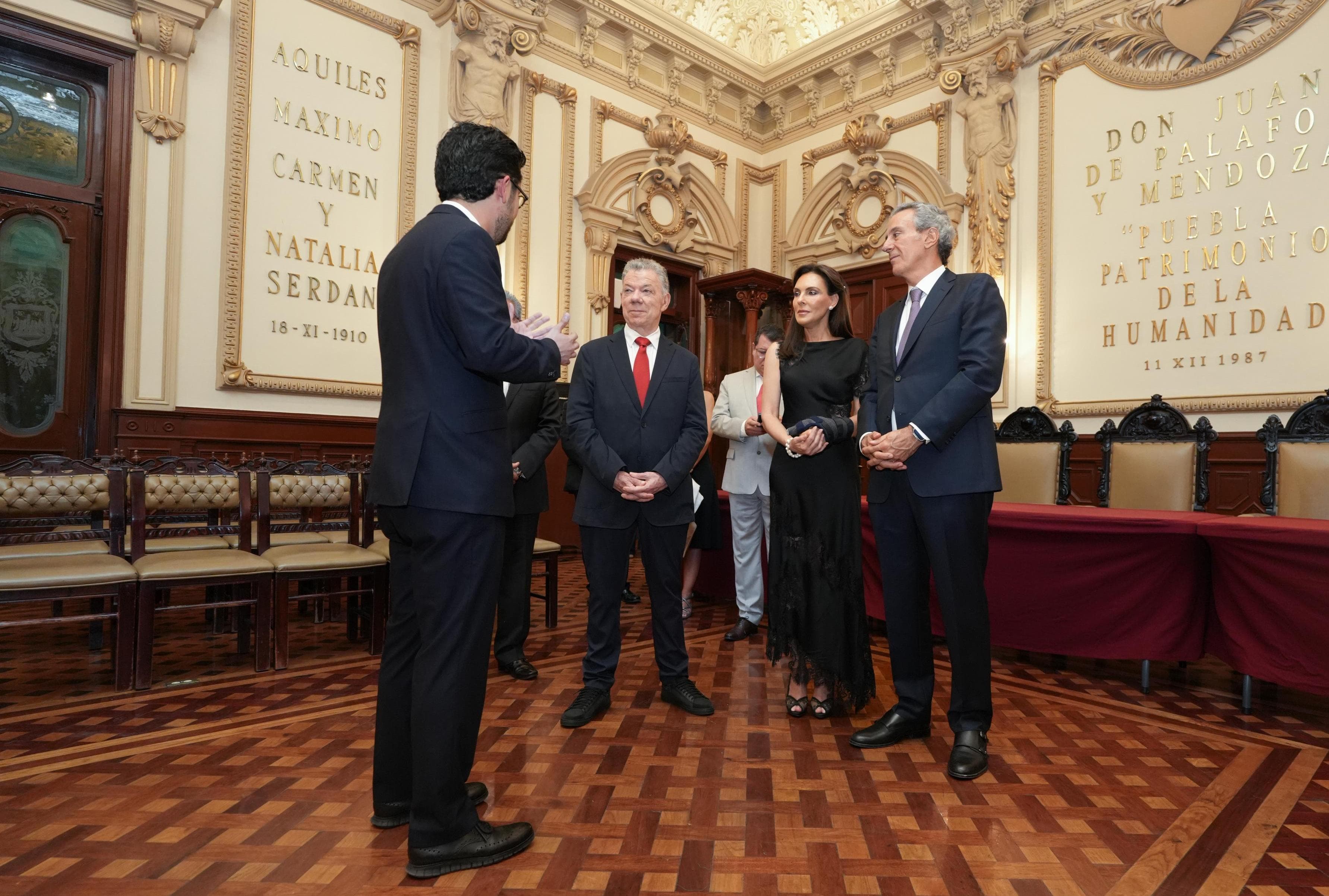 Tiene Chedraui encuentro bilateral con el expresidente Juan Manuel Santos de Colombia