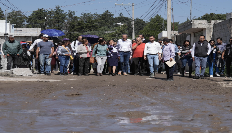 Pepe Chedraui inicia pavimentación de calles de Amalucan y El Salvador