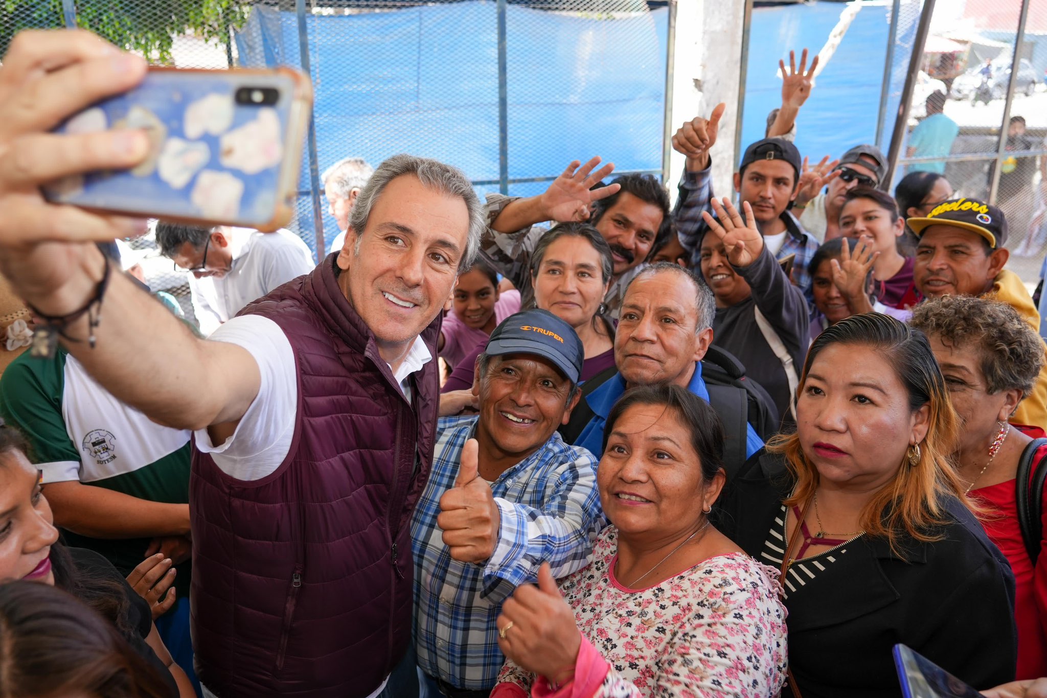Se reúne José Chedraui con vecinos de San Pablo Xochimehuacan