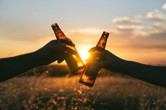 Gobierno permiten a Grupo Modelo y Heineken reactivar producción