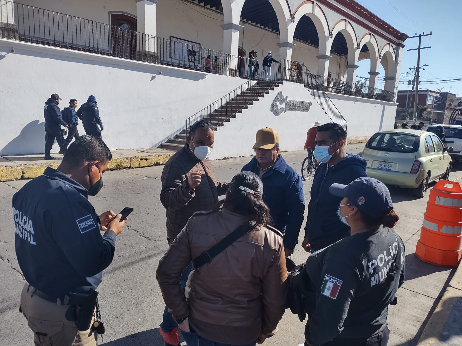 Retienen a elementos de la FGE en Chiautzingo