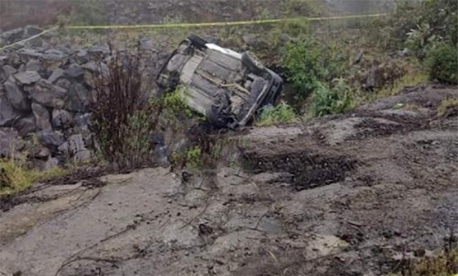 Por niebla y asfalto mojado muere masculino tras accidente en Chignautla