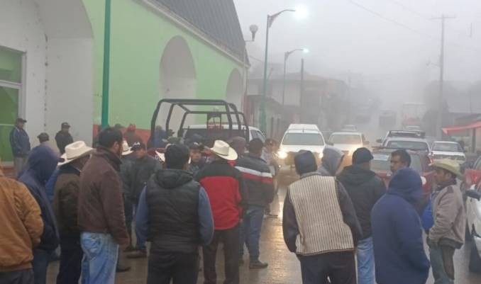 Comando levanta a dueño de panadería en Chilchotla
